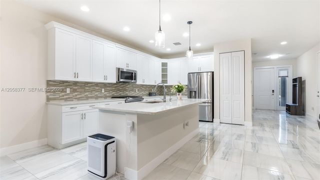 7295 Stella Ln, Lake Worth, FL 33463
