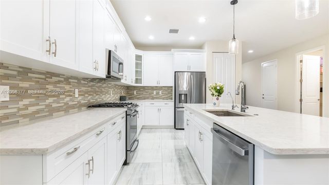 7295 Stella Ln, Lake Worth, FL 33463