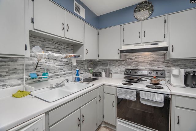 1100 Skyland Drive R2, Columbia, SC 29210