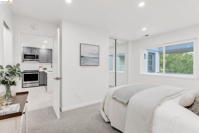 210 Chatham Ct, Pacheco, CA 94553