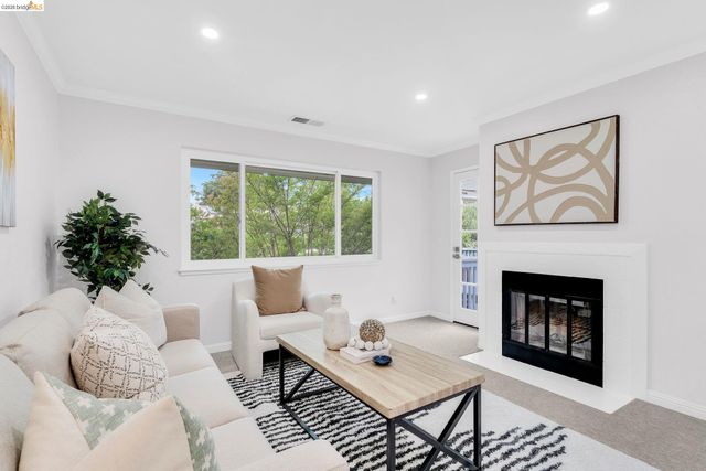 210 Chatham Ct, Pacheco, CA 94553