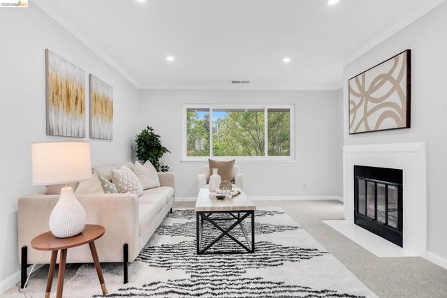 210 Chatham Ct, Pacheco, CA 94553