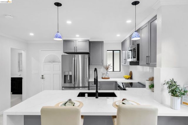 210 Chatham Ct, Pacheco, CA 94553