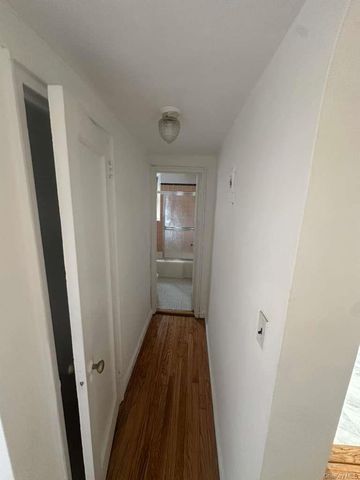 63-109 Saunders Street A8, Rego Park, NY 11374