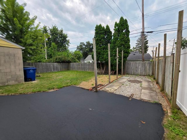 40 N Gould Road, Columbus, OH 43209