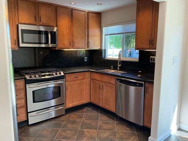 75325 Pino Drive, Palm Desert, CA 92211