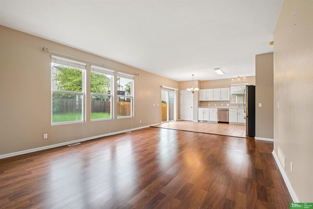 2410 S River Rock Drive, Papillion, NE 68046