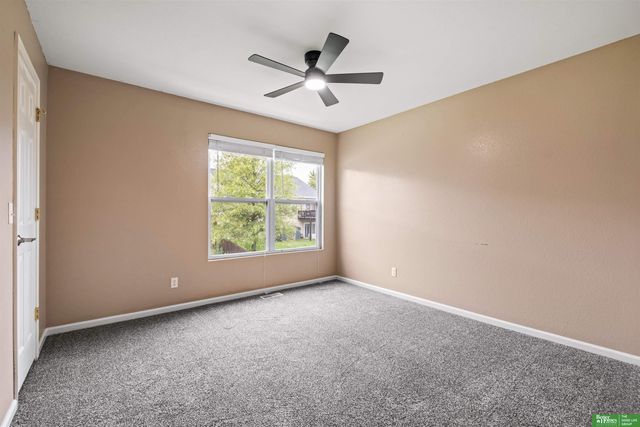 2410 S River Rock Drive, Papillion, NE 68046