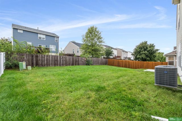 2410 S River Rock Drive, Papillion, NE 68046