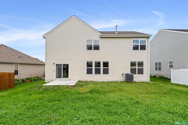 2410 S River Rock Drive, Papillion, NE 68046