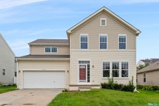 2410 S River Rock Drive, Papillion, NE 68046