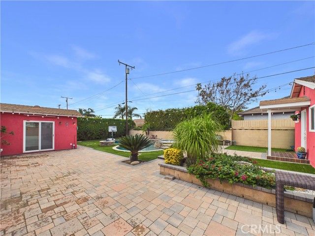 677 E Orangewood, Covina, CA 91723