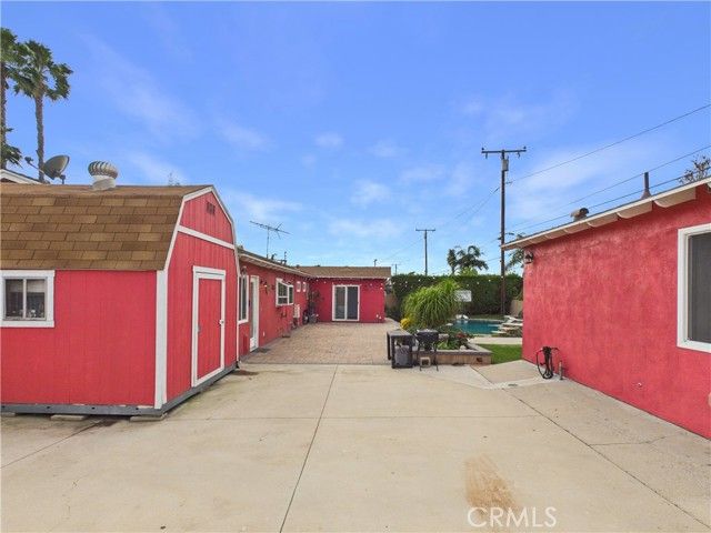 677 E Orangewood, Covina, CA 91723