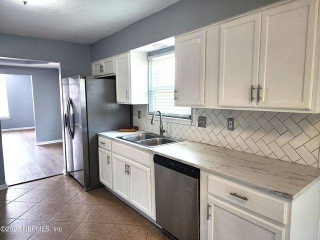 6971 HUNTINGTON WOODS Circle W, Jacksonville, FL 32244