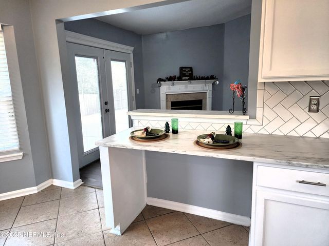 6971 HUNTINGTON WOODS Circle W, Jacksonville, FL 32244