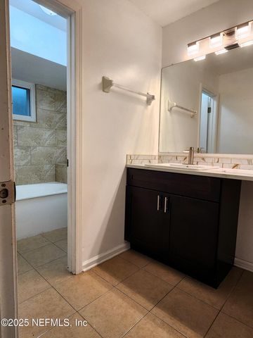 6971 HUNTINGTON WOODS Circle W, Jacksonville, FL 32244