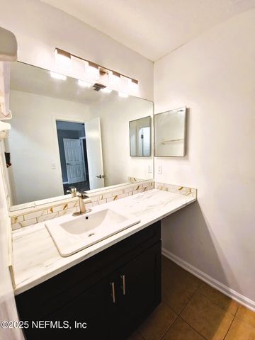 6971 HUNTINGTON WOODS Circle W, Jacksonville, FL 32244