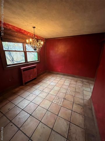 33670 Hillcrest Drive, Farmington, MI 48335