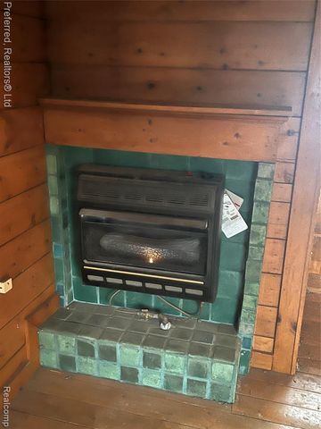 33670 Hillcrest Drive, Farmington, MI 48335