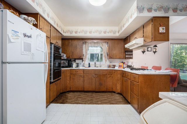 27832 Corwin Street, Wayne Twp, MI 49047