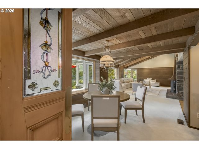 1250 Se RIVER FOREST Ln, Milwaukie, OR 97267