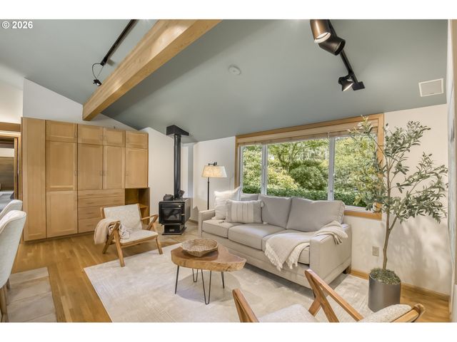 1250 Se RIVER FOREST Ln, Milwaukie, OR 97267