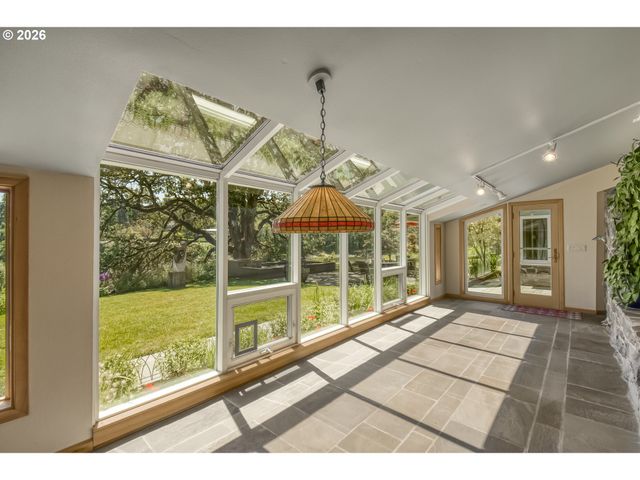 1250 Se RIVER FOREST Ln, Milwaukie, OR 97267
