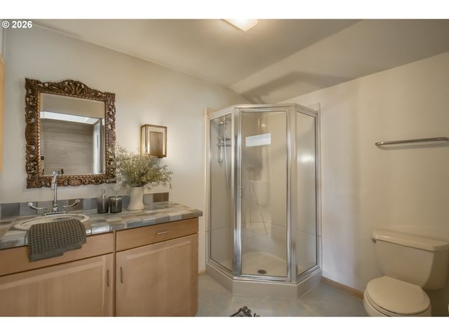 1250 Se RIVER FOREST Ln, Milwaukie, OR 97267