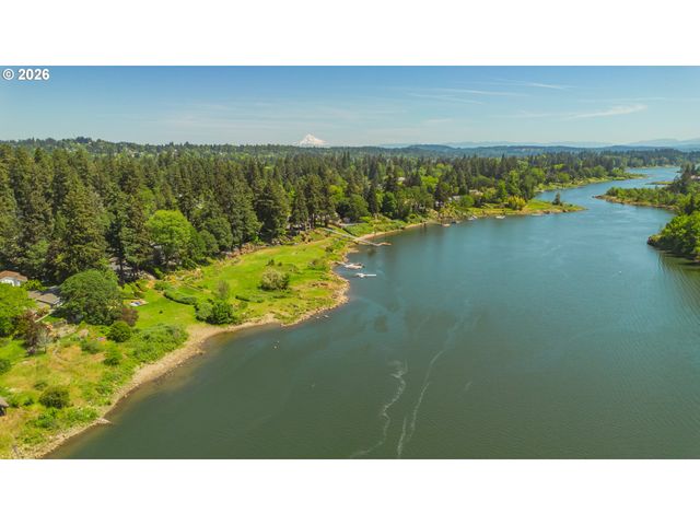 1250 Se RIVER FOREST Ln, Milwaukie, OR 97267