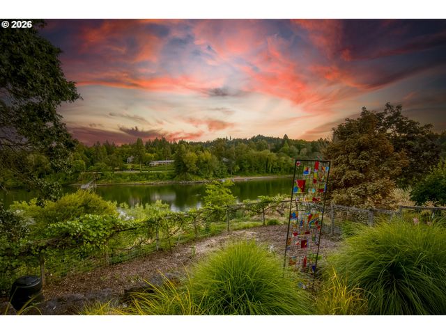 1250 Se RIVER FOREST Ln, Milwaukie, OR 97267