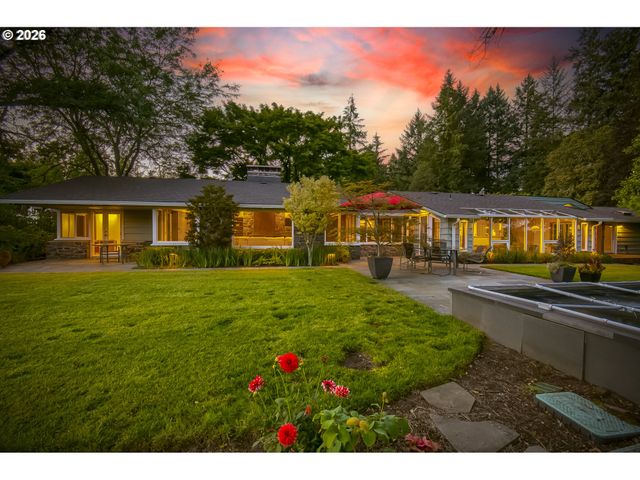 1250 Se RIVER FOREST Ln, Milwaukie, OR 97267
