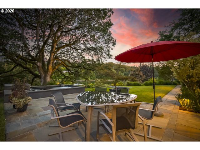 1250 Se RIVER FOREST Ln, Milwaukie, OR 97267