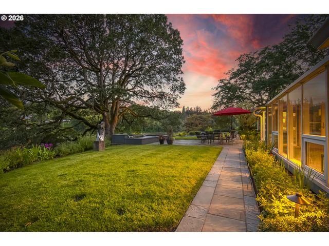 1250 Se RIVER FOREST Ln, Milwaukie, OR 97267