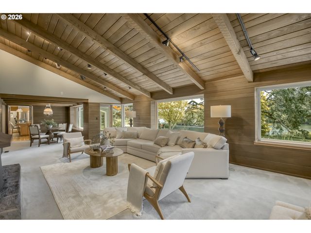 1250 Se RIVER FOREST Ln, Milwaukie, OR 97267