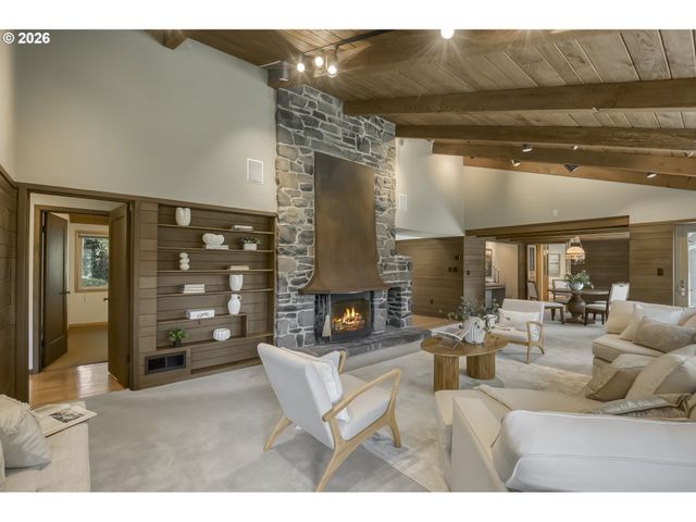 1250 Se RIVER FOREST Ln, Milwaukie, OR 97267