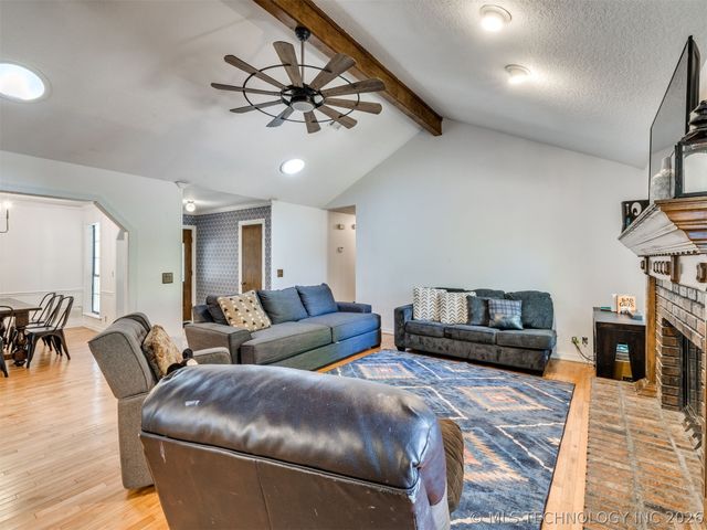 9703 S 70TH East Avenue, Tulsa, OK 74133