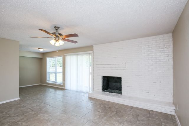 4432 Ivy Drive, Mesquite, TX 75150