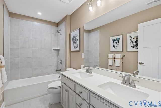 1 Glenwood Range Dr, Richmond, VA 23223