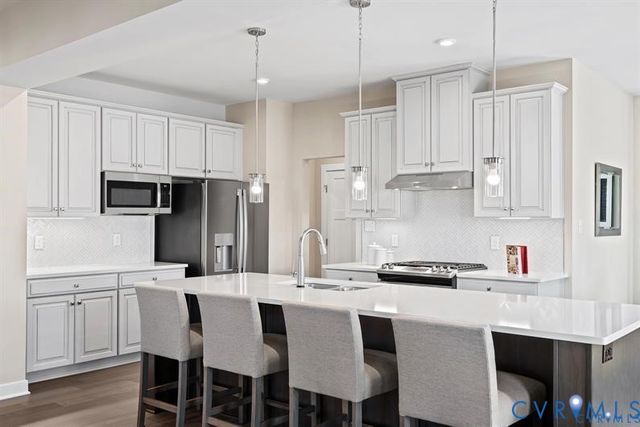 1 Glenwood Range Dr, Richmond, VA 23223