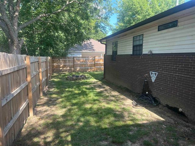 2 Blossom Lane, Greenbrier, AR 72058