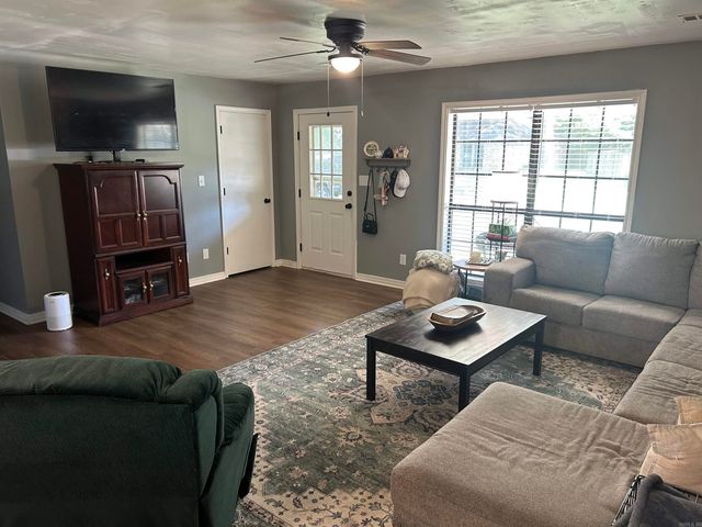 2 Blossom Lane, Greenbrier, AR 72058