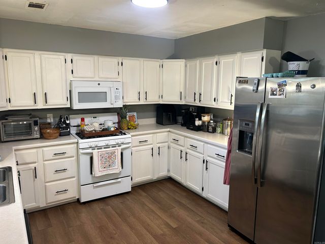 2 Blossom Lane, Greenbrier, AR 72058