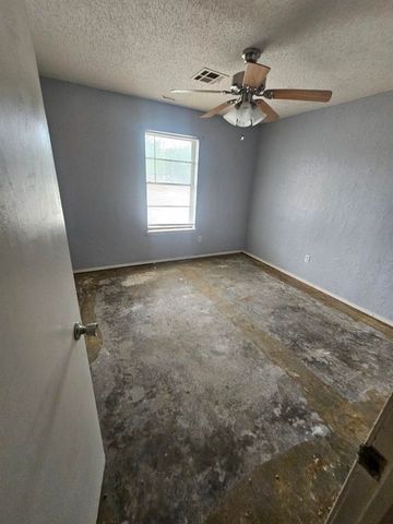 1841 NW Crosby Park Cir, Lawton, OK 73505