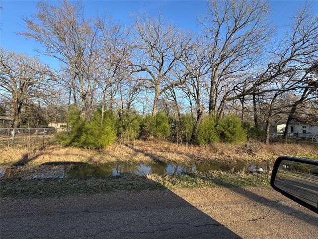 108 Mohican Trail, Mabank, TX 75156