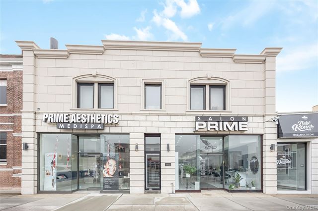 218 Sunrise Highway 2E, Rockville Centre, NY 11570