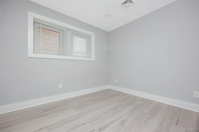 218 Sunrise Highway 2E, Rockville Centre, NY 11570