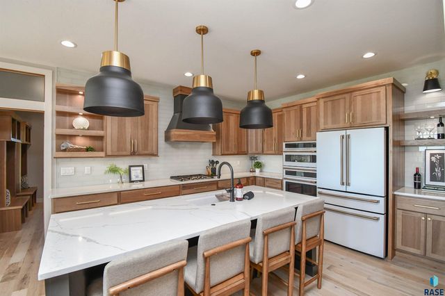 8421 E Roughlock St Street, Sioux Falls, SD 57110
