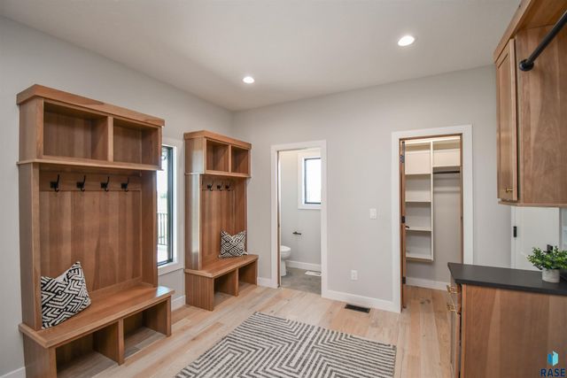 8421 E Roughlock St Street, Sioux Falls, SD 57110