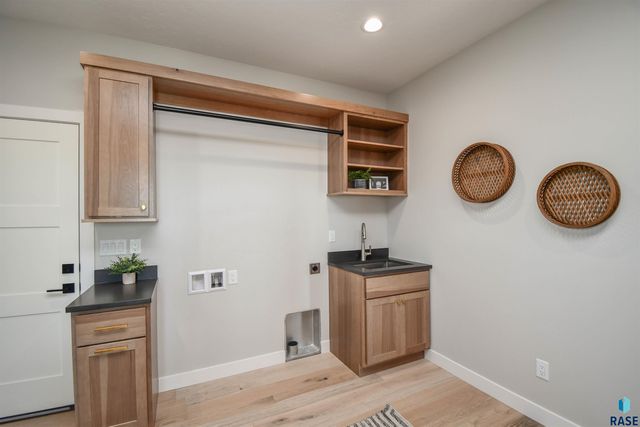 8421 E Roughlock St Street, Sioux Falls, SD 57110