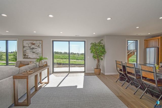 8421 E Roughlock St Street, Sioux Falls, SD 57110